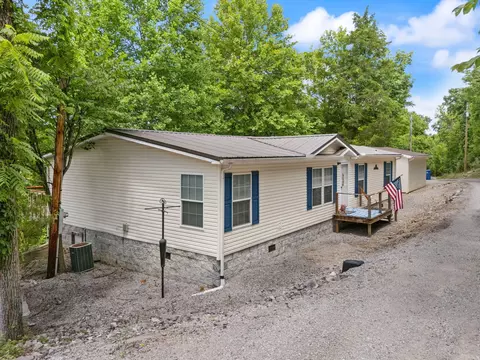 Exterior - 586 Spruce St, Burnside, KY 42519 photo 3 of 13