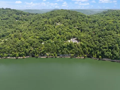 View/Area - 586 Spruce St, Burnside, KY 42519 photo 5 of 15