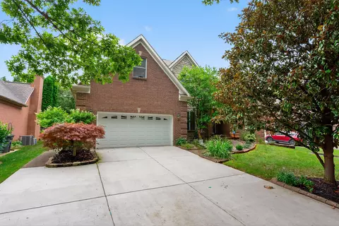 2137 Naples Ln, Lexington, KY 40513