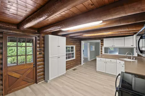 Entry Way - 39 Wright Rd, Frankfort, KY 40601 photo 2 of 7