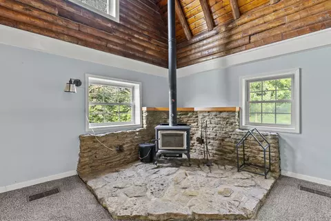 Living - 39 Wright Rd, Frankfort, KY 40601 photo 3 of 4