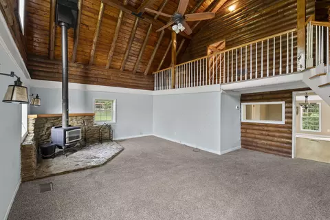 Living - 39 Wright Rd, Frankfort, KY 40601 photo 2 of 4