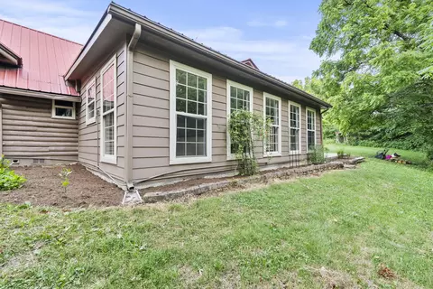 Exterior - 39 Wright Rd, Frankfort, KY 40601 photo 7 of 8