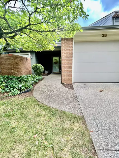 2140 Fort Harrods Dr, Lexington, KY 40513