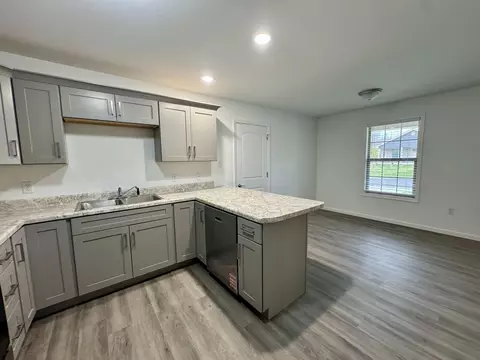Kitchen - 363 Baldwin St, Berea, KY 40403 photo 3 of 3