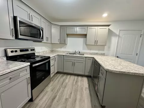 Kitchen - 363 Baldwin St, Berea, KY 40403 photo 2 of 3