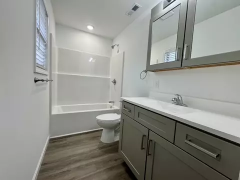 Bath - 363 Baldwin St, Berea, KY 40403 photo 1 of 2