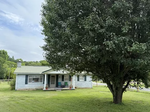 298 E Hwy 1376, East Bernstadt, KY 40729