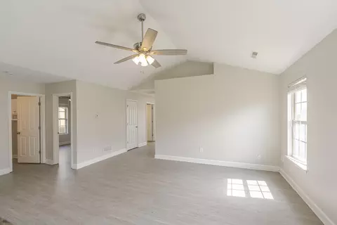 Living - 101 Marjorie Pl, Georgetown, KY 40324 photo 4 of 5