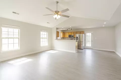 Living - 101 Marjorie Pl, Georgetown, KY 40324 photo 3 of 5