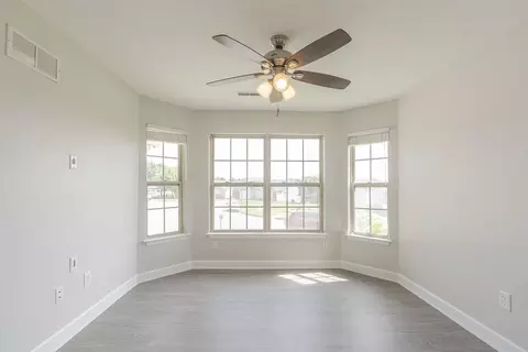 Living - 101 Marjorie Pl, Georgetown, KY 40324 photo 5 of 5