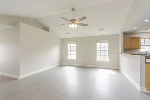 Living - 101 Marjorie Pl, Georgetown, KY 40324 photo 2 of 5