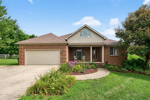 210 Squires Pointe Rd, Paris, KY 40361
