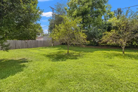 Exterior - 1108 Beth Ct, Georgetown, KY 40324 photo 7 of 10
