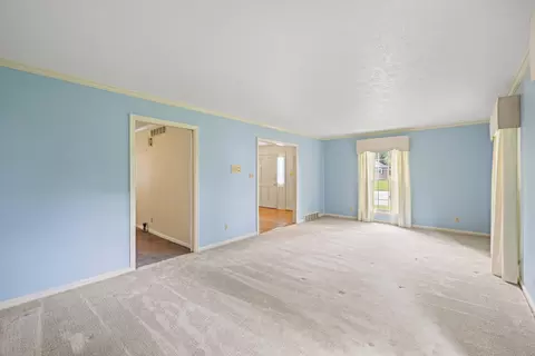 Living - 1108 Beth Ct, Georgetown, KY 40324 photo 3 of 5