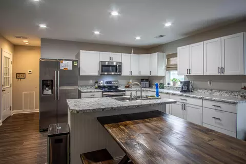 Kitchen - 1792 Adams Rd, Corbin, KY 40701 photo 2 of 7