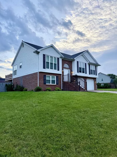 820 Isaac Shelby Cir, Frankfort, KY 40601