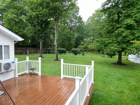 Exterior - 2010 Cedar Ln, Corbin, KY 40701 photo 3 of 11