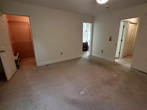 Bedroom - 2010 Cedar Ln, Corbin, KY 40701 photo 5 of 6