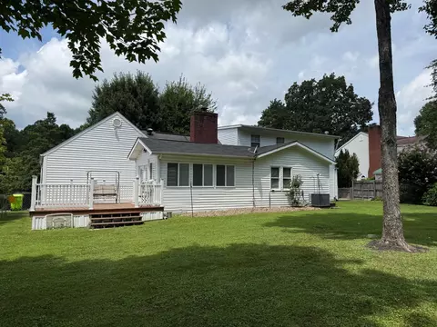 Exterior - 2010 Cedar Ln, Corbin, KY 40701 photo 5 of 11