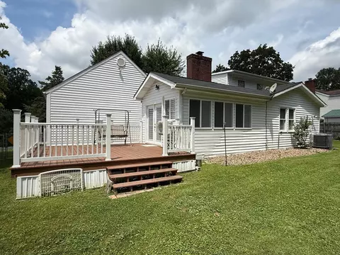 Exterior - 2010 Cedar Ln, Corbin, KY 40701 photo 6 of 11