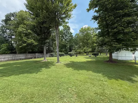 Exterior - 2010 Cedar Ln, Corbin, KY 40701 photo 7 of 11