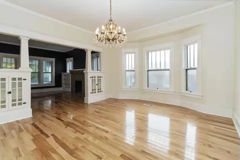 Living - 110 Padgett St, Corbin, KY 40701 photo 5 of 13