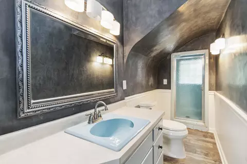Bath - 110 Padgett St, Corbin, KY 40701 photo 4 of 4