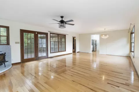 Living - 110 Padgett St, Corbin, KY 40701 photo 11 of 13