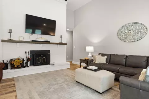 Living - 309 Riva Ridge Trl, Corbin, KY 40701 photo 4 of 5