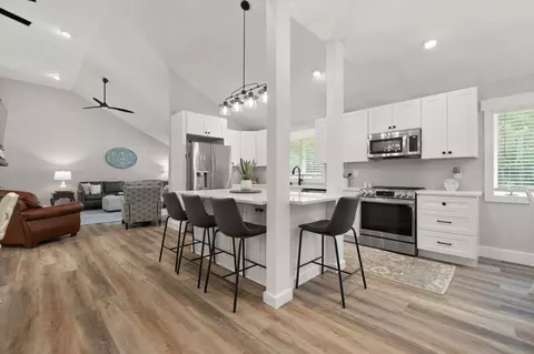 Kitchen - 309 Riva Ridge Trl, Corbin, KY 40701 photo 2 of 2