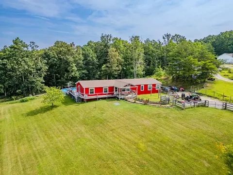 297 Hidden Valley Rd, Berea, KY 40403