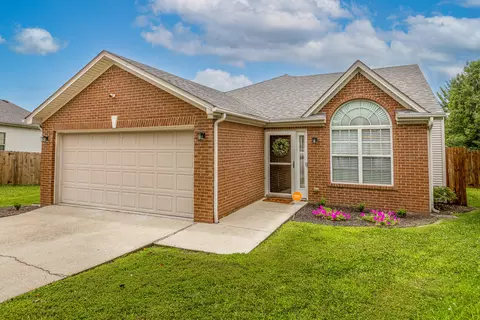 2732 Bay Cedar Cv, Lexington, KY 40511