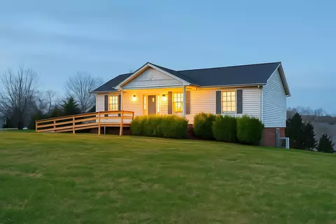 136 Country Ln, Lancaster, KY 40444