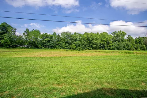 Exterior - 3003 Sunset Dr, Corbin, KY 40701 photo 8 of 9