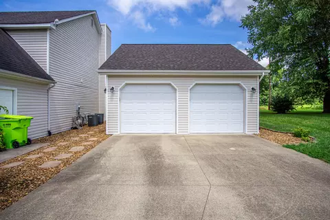 Exterior - 3003 Sunset Dr, Corbin, KY 40701 photo 4 of 9