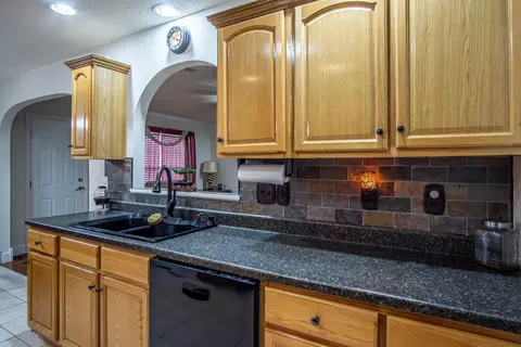 Kitchen - 3003 Sunset Dr, Corbin, KY 40701 photo 3 of 5