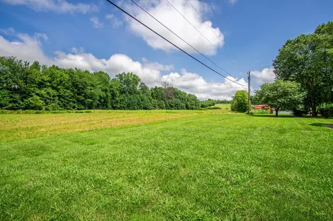 Exterior - 3003 Sunset Dr, Corbin, KY 40701 photo 6 of 9