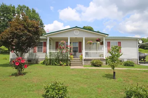 28 Chestnut St, Crab Orchard, KY 40419