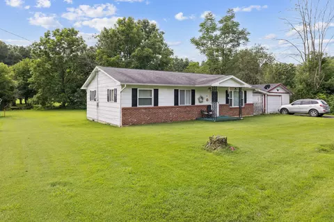 43 Pete Center Rd, Campton, KY 41301