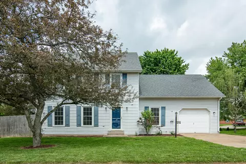 496 Scarborough Dr, Versailles, KY 40383
