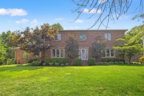 795 Longwood Rd, Lexington, KY 40503