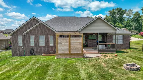 310 Bocote Dr, Berea, KY 40403 photo 2
