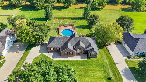 104 Eagle Bend Dr, Sadieville, KY 40370