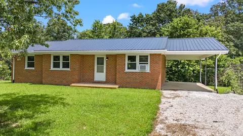 1500 Racetrack Rd, Irvine, KY 40336