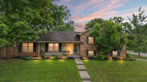 232 Whitfield Dr, Lexington, KY 40515