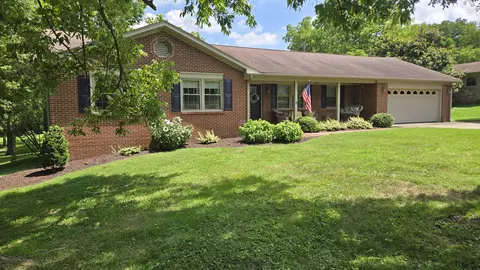 130 Carolyn Lane Ln, Nicholasville, KY 40356