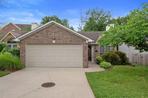 2060 Glade Ln, Lexington, KY 40513