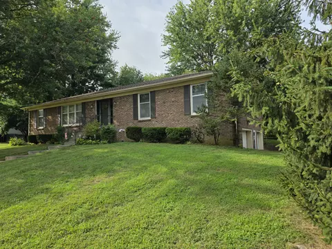 2056 Fort Harrods Dr, Lexington, KY 40513