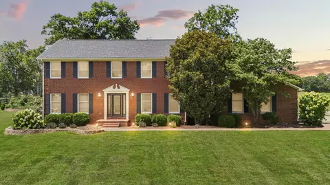 563 White Oak Rd, Stamping Ground, KY 40379